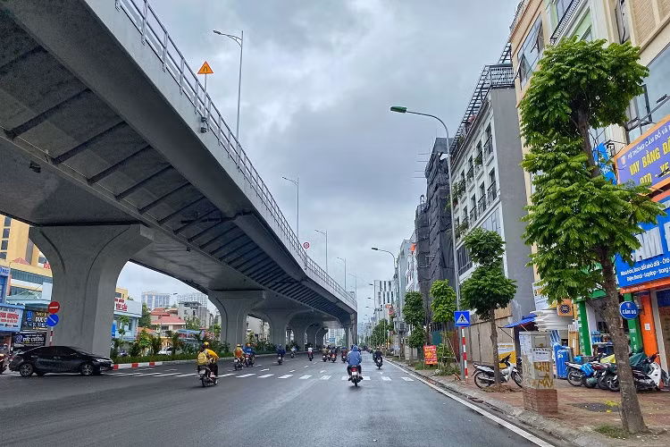 Tuyen duong moi mo o Ha Noi khien gia dat tang chong mat