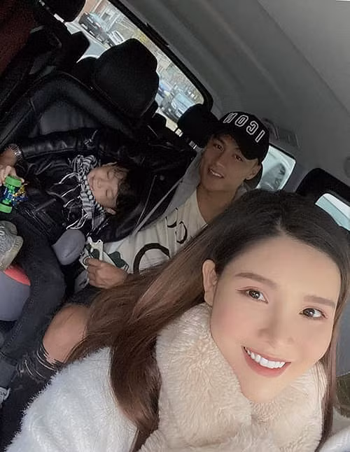 Mạc Hồng Quân vô tình hé lộ không gian sống tại Séc - Hình 8 Mac Hong Quan vo tinh he lo khong gian song tai Sec-Hinh-8