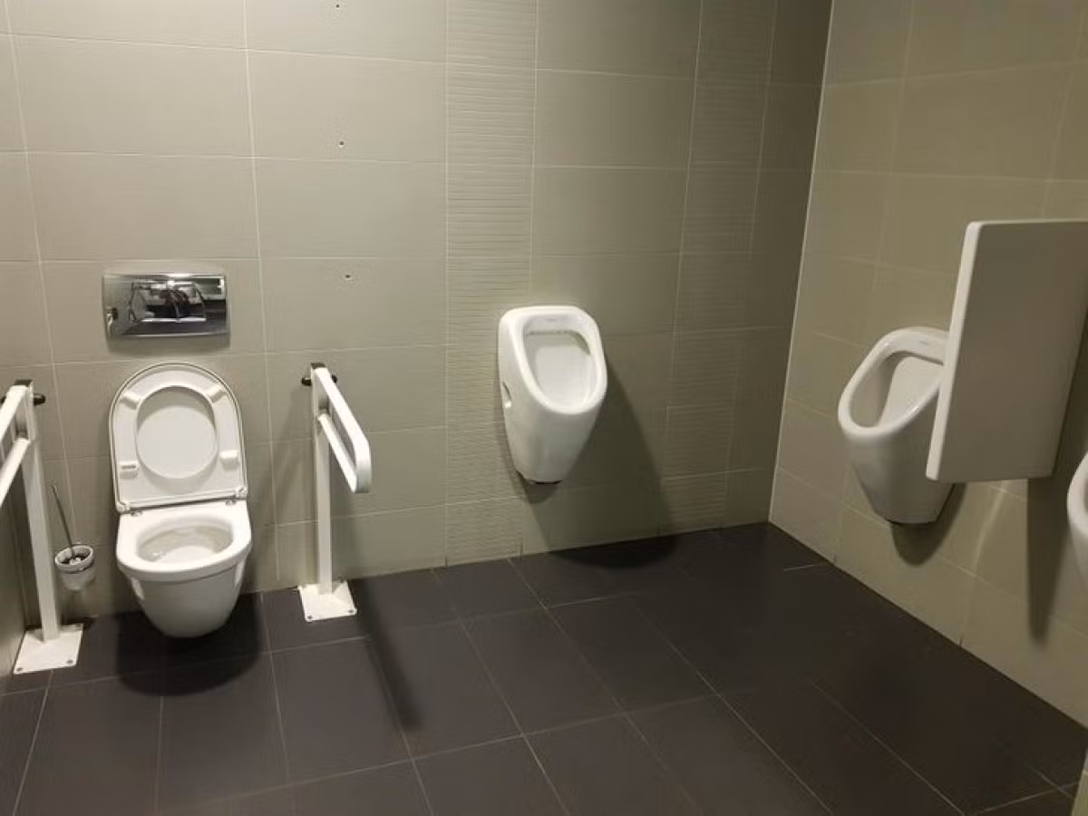 Mỗi người một việc, không liên quan đến ai.