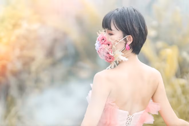 Hoa hau Pham Lan Anh gay bat ngo khi coi khau trang-Hinh-7