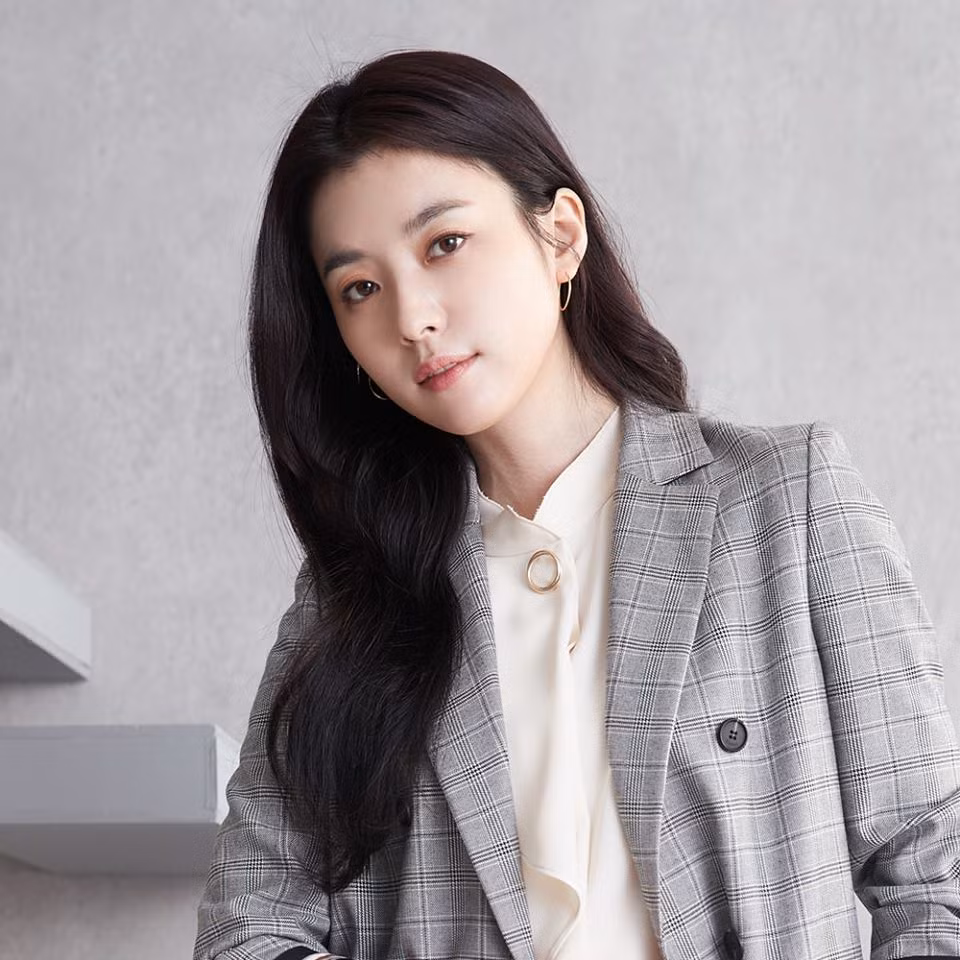 Han Hyo Joo - My nhan khon don vi loat scandal tren troi roi xuong-Hinh-5