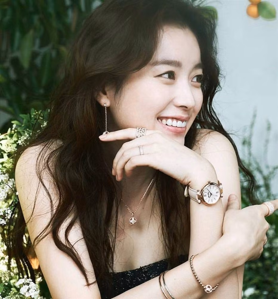 Han Hyo Joo - My nhan khon don vi loat scandal tren troi roi xuong-Hinh-4