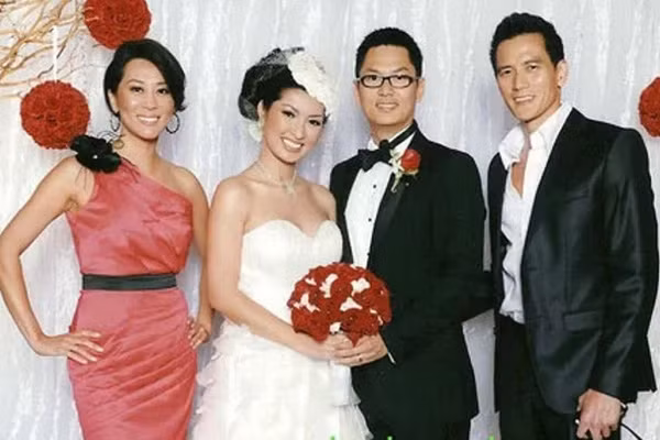Hôn nhân trắc trở của 2 ca sĩ showbiz Việt cùng tên Hồng Nhung - Hình 6 Hon nhan trac tro cua 2 ca si showbiz Viet cung ten Hong Nhung-Hinh-6