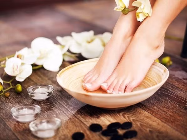 Thời tiết hanh khô cứ làm theo cách này, đảm bảo gót chân mịn màng Thoi tiet hanh kho cu lam theo cach nay, dam bao got chan min mang