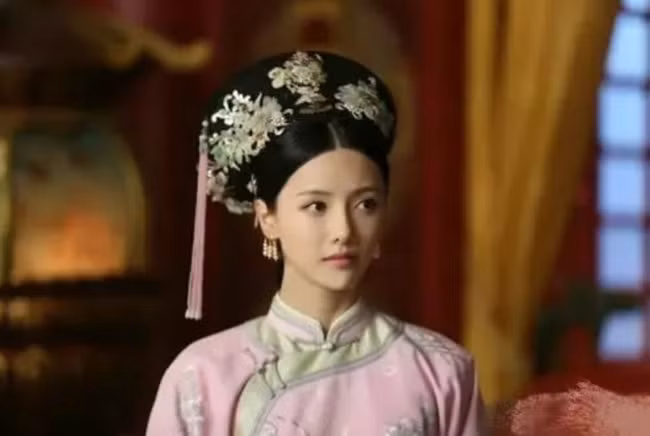 Hue phi ha sinh con trai truong nhung bi Ung Chinh o ep