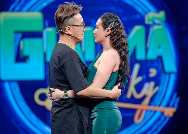 Duong Ngoc Thai ke ve cuoc song voi vo kem 12 tuoi-Hinh-2