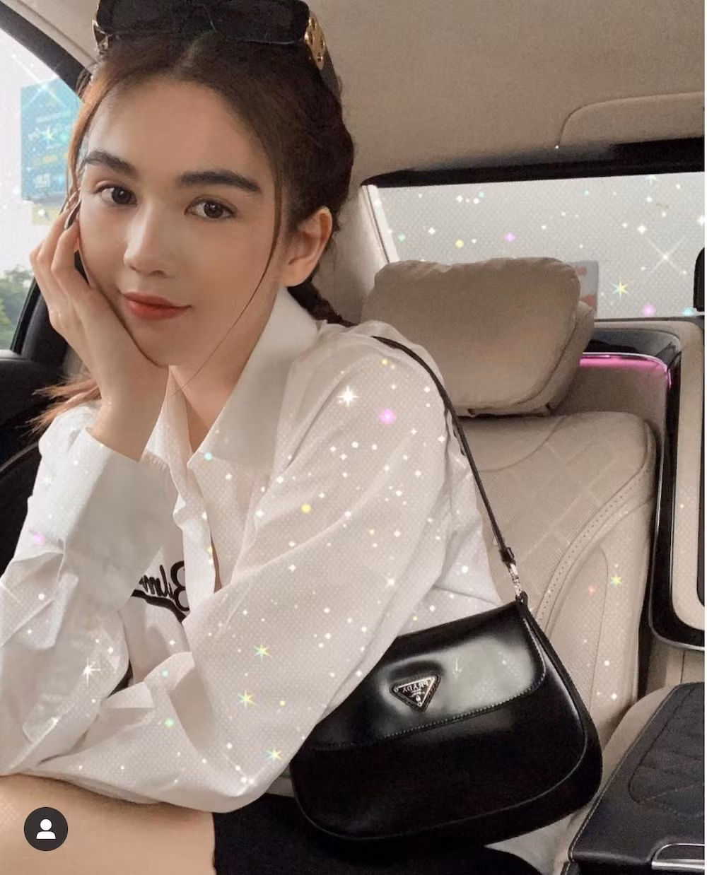 Dù đã U30 nhưng Trinh vẫn sở hữu làn da trắng mịn và không tì vết hay nếp nhăn nào 
