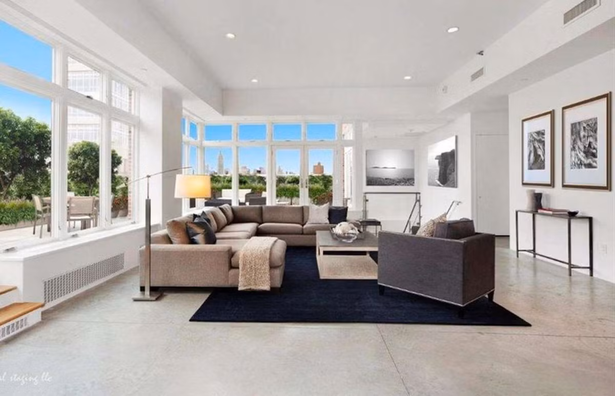 Từ năm 2013 đến năm 2017, nữ ca sĩ chi 39.000 USD mỗi tháng để thuê một căn penthouse sang trọng 4 phòng ngủ ở quận Manhattan, trung tâm thành phố New York, Mỹ. Ảnh: Realtor.