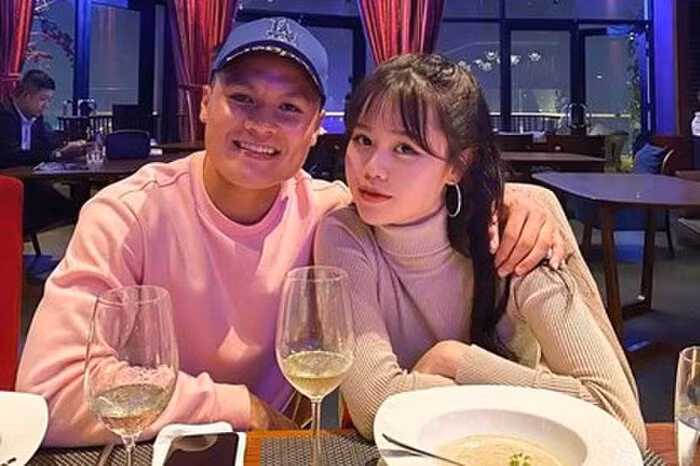 Ban gai Quang Hai dap tra 'gat' khi bi so sanh voi nguoi cu-Hinh-3
