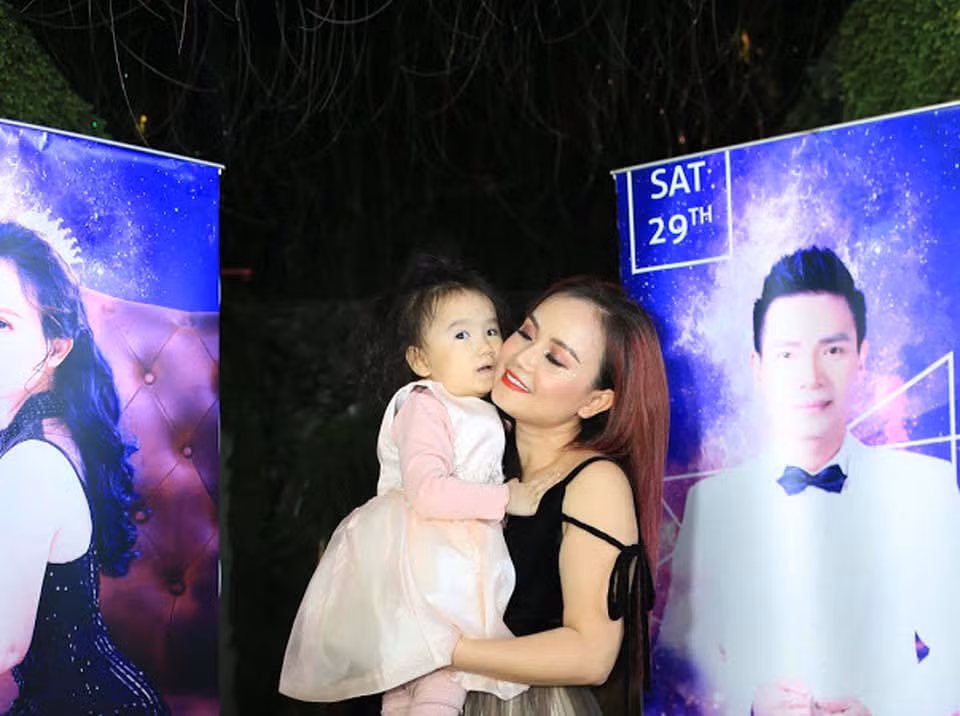 Hoang Yen: 3 cuoc hon nhan tan vo va cu soc sinh con tuoi 40-Hinh-7