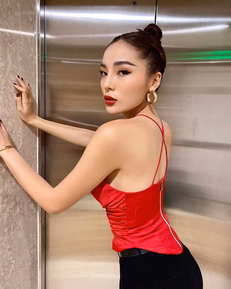 Hoa hau Ky Duyen cong khai qua khu, khac qua xa dung mao hien tai-Hinh-8