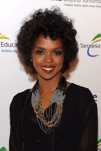 10. Không chỉ gặt hái thành công liên tiếp trong sự nghiệp âm nhạc, cô ca sĩ Mỹ Lauryn Hill (1975) còn trở thành một trong những biểu tượng sắc đẹp của thế giới cuối thế kỷ 20.
