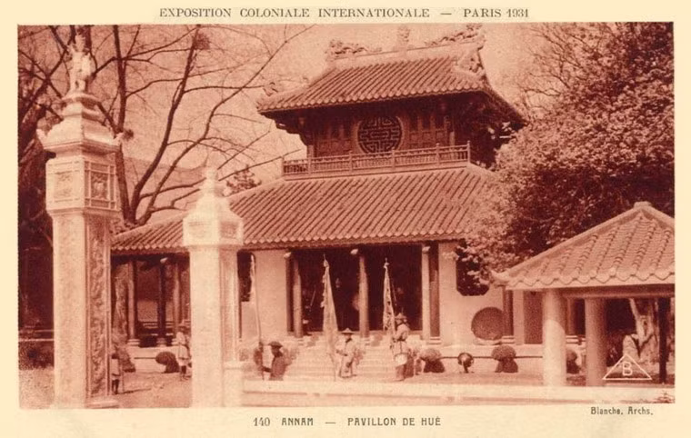 Cận cảnh công trình kiến trúc đại diện cho xứ Huế ở Paris.