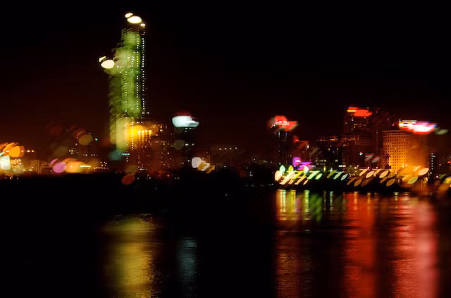 Sài Gòn hư ảo.