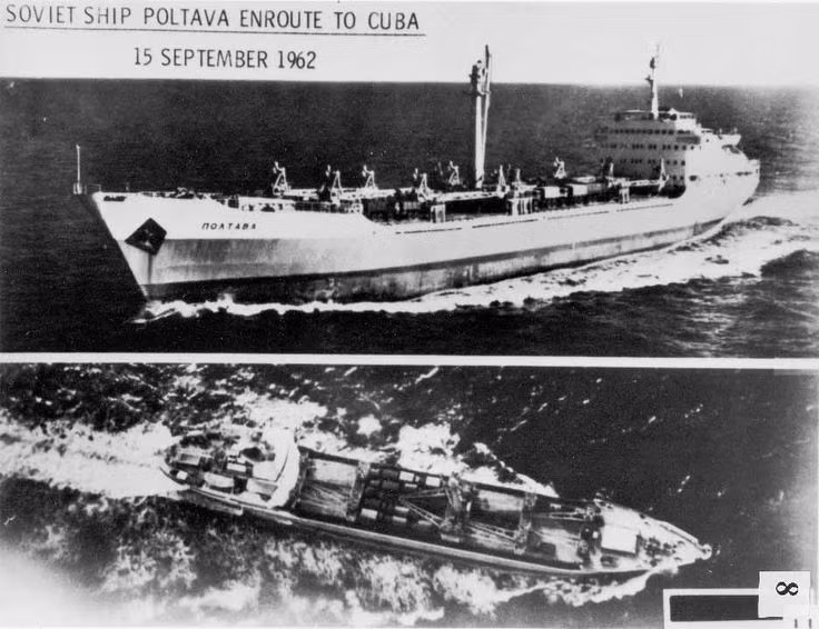  8. Sự kiện gần nhất được coi là "suýt Armageddon". Khủng hoảng tên lửa Cuba năm 1962 là một trong những thời điểm thế giới đến gần "Armageddon hạt nhân" nhất, khi Mỹ và Liên Xô suýt xảy ra chiến tranh hạt nhân. Ảnh: Pinterest.