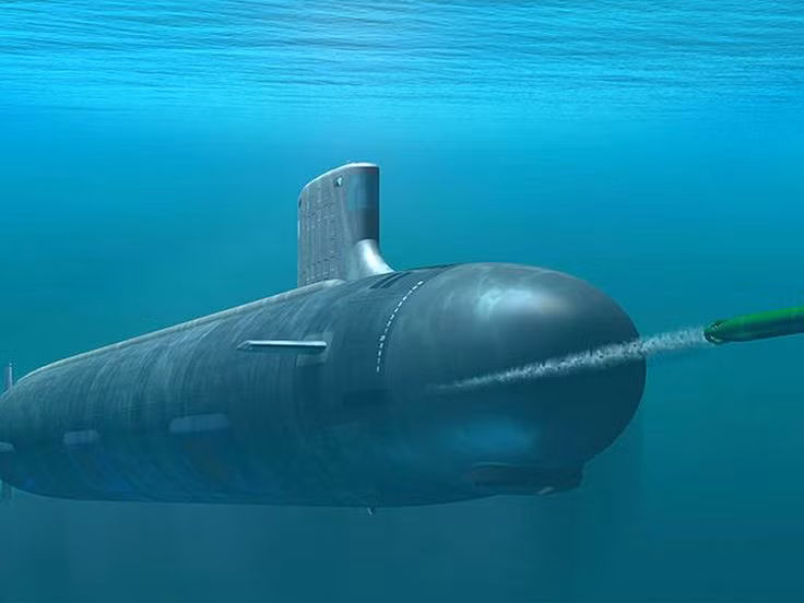  10. Nguồn năng lượng cho tàu ngầm và tàu sân bay. Các tàu ngầm và tàu sân bay chạy bằng năng lượng hạt nhân sử dụng uranium làm nhiên liệu, cho phép chúng hoạt động hàng chục năm mà không cần tiếp nhiên liệu. Ảnh: Pinterest.