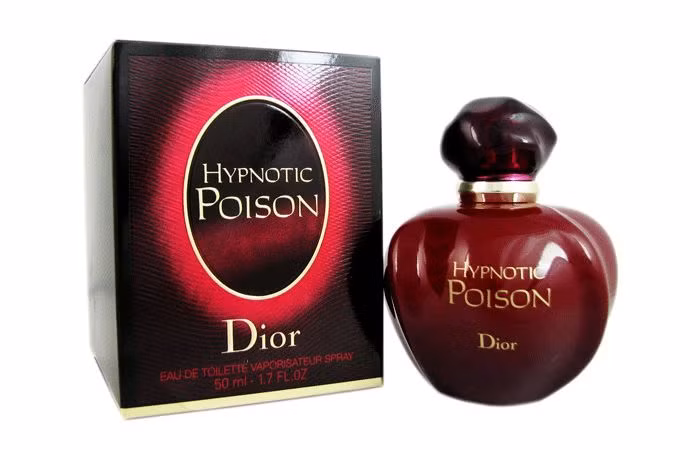  8. Pheromone được sử dụng trong nước hoa nhưng không có tác dụng như quảng cáo. Một số nước hoa tuyên bố có chứa pheromone giúp thu hút người khác phái, nhưng chưa có bằng chứng khoa học chắc chắn rằng chúng thực sự có hiệu quả như vậy ở con người. Ảnh: Pinterest.