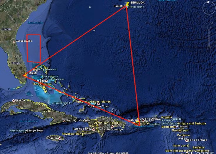  5. Được cho là liên quan đến "Tam giác quỷ Bermuda". Một số giả thuyết cho rằng khí methane từ băng cháy dưới đáy biển có thể đột ngột thoát ra, làm giảm mật độ nước và khiến tàu thuyền bị chìm đột ngột trong khu vực Tam giác quỷ Bermuda. Ảnh: Pinterest.