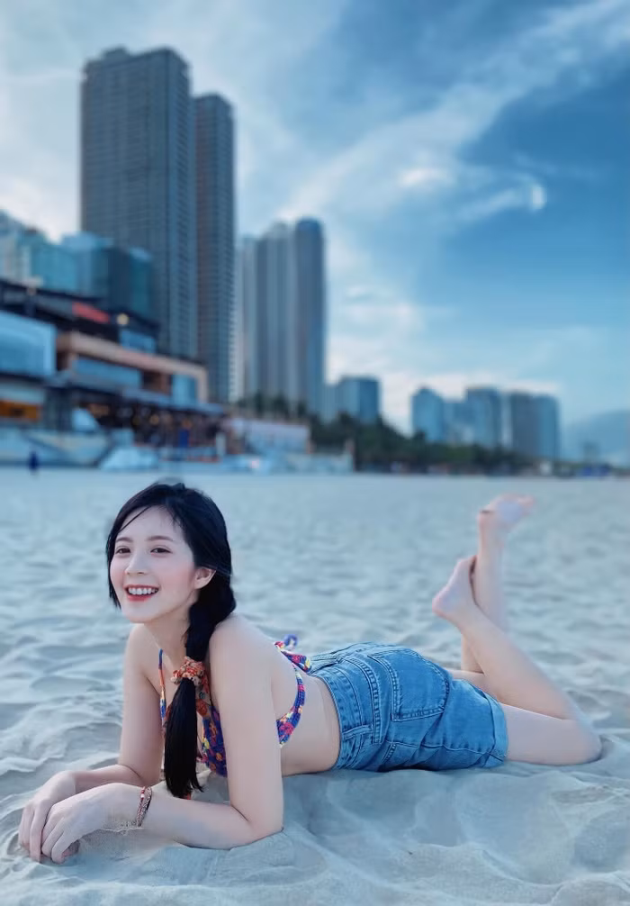 Doi thuong cua hot girl cao 1m53, do sac Quynh Kool 