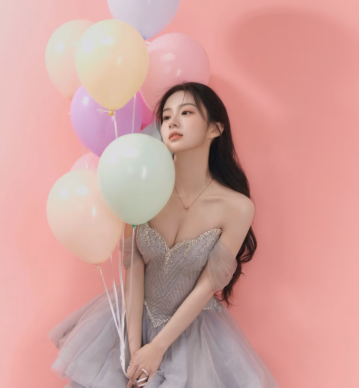 Tháng 6, bộ phim cổ trang nhạc kịch ngắn tập Hoa nở đêm trăng thu lên sóng trên đài truyền hình Mango tv. Trong phim, Bao Thượng Ân đảm nhiệm vai nữ chính Lý Táp Táp có ngoại hình đẹp, giỏi đàn tỳ bà. Khả năng diễn xuất tự nhiên, cuốn hút của nữ diễn viên sinh năm 2002 nhận được lời khen của khán giả.