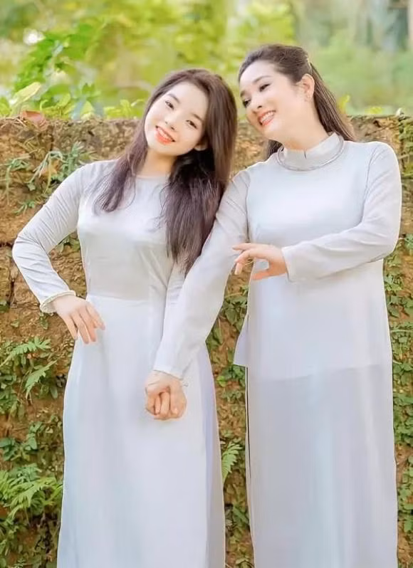 Thanh Thanh Hiền từng suy sụp khi chia tay Chế Phong - Hình 2 Thanh Thanh Hien tung suy sup khi chia tay Che Phong-Hinh-2