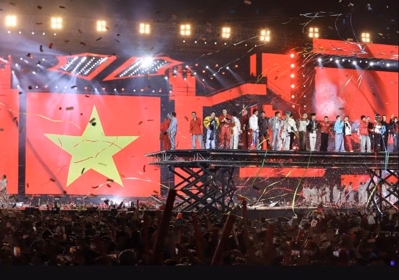 Cat-se cac “anh trai” thay doi the nao sau loat concert tram ty?
