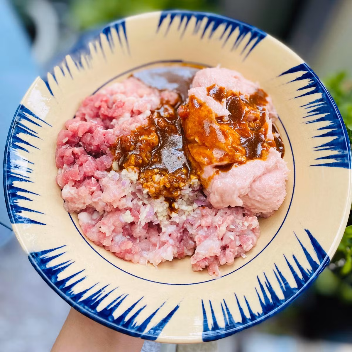 Bi quyet lam mon nem lui thom ngon tai nha-Hinh-4