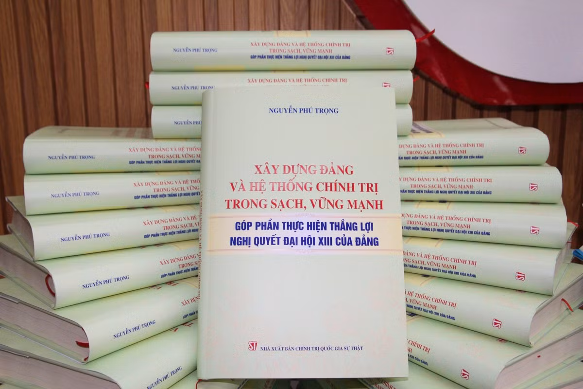 Hai cuon sach tam huyet cua Tong Bi thu Nguyen Phu Trong-Hinh-2