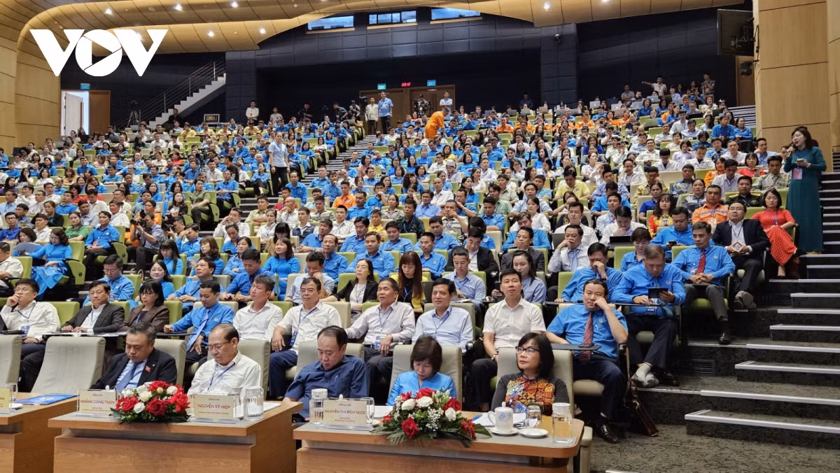 Thủ tướng tham dự Diễn đàn “Nâng cao năng suất lao động Quốc gia năm 2024” - Hình 4 Thu tuong tham du Dien dan “Nang cao nang suat lao dong Quoc gia nam 2024”-Hinh-4