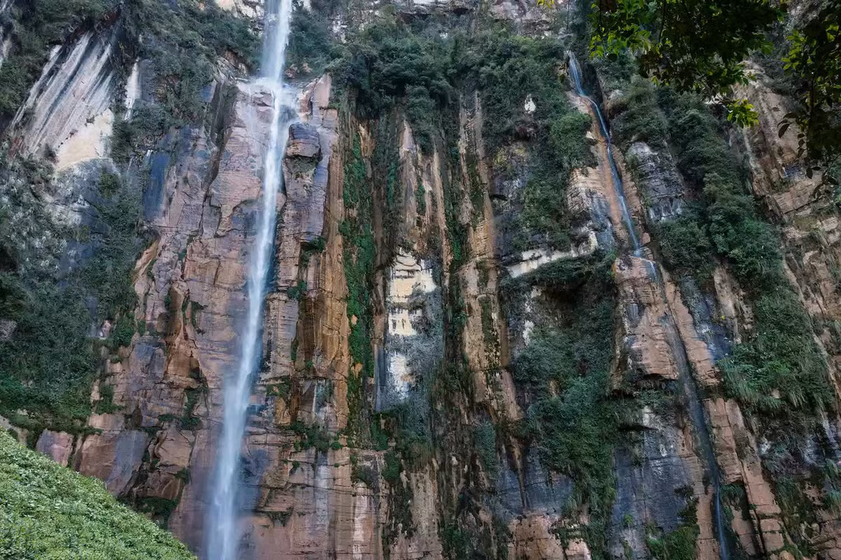 Thác Yumbilla, Peru. Ảnh: GUIDO CAVALLINI / GETTY