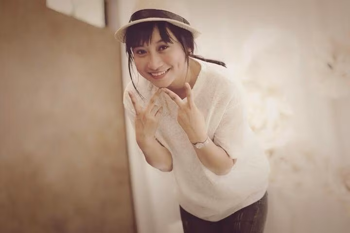 Chính vì sự nổi bật của mình, hình ảnh của Ngọc Quỳnh được các cổ động viên SLNA chia sẻ lên trang web, fanpage của CLB và cùng nhau nói về sự đáng yêu và sức hút mà những nữ công an như cô tạo ra tại sân vận động.