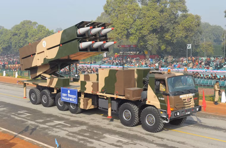 Trong lĩnh vực tên lửa đạn đạo dành cho xuất khẩu, DRDO Ấn Độ đã phát triển thành công tổ hợp tên lửa đạn đạo chiến thuật Prahaar và đang ra sức tiếp thị nó trên thị trường thế giới. Loại tên lửa này đã được Ấn Độ đưa tới giới thiệu tại triển lãm quốc phòng ở Hàn Quốc năm 2013.