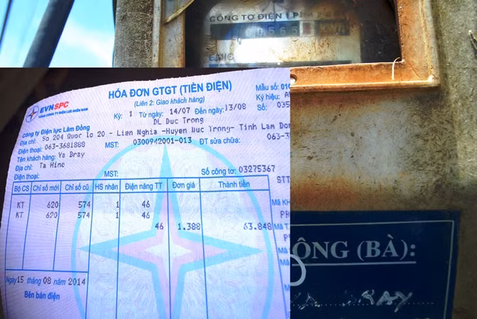 Hóa đơn tiền điện của gia đình ông B'ray đến ngày 13/8 báo đã dùng đến số 620 nhưng thực tế, 23 ngày sau (5/9), khi kiểm tra công tơ điện mới chỉ đến số 565.