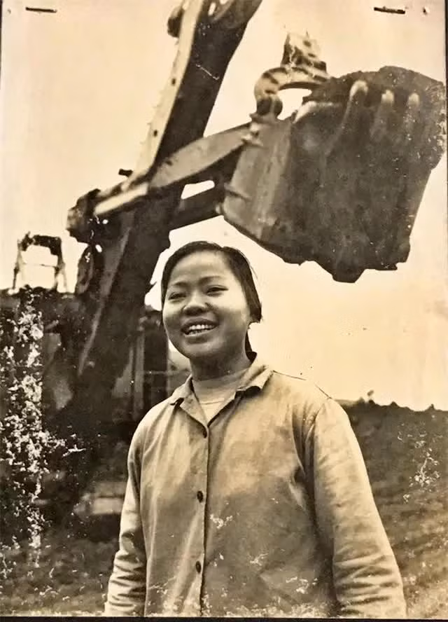 Nữ anh hùng lái máy xúc duy nhất ở Việt Nam ảnh 4