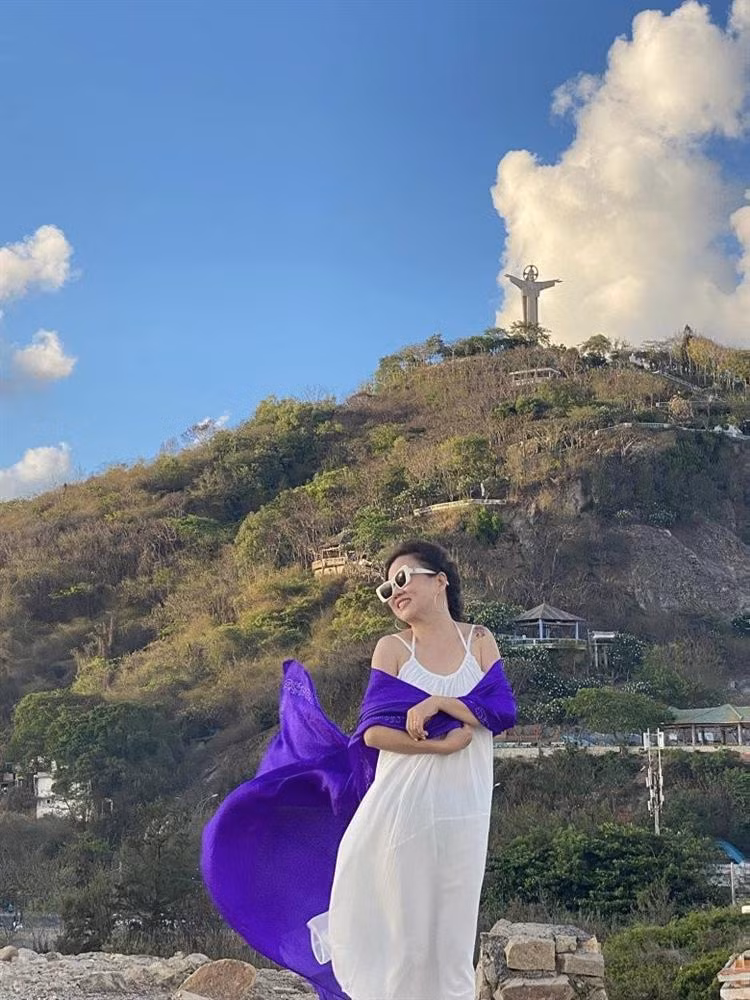 Nguoi dan ba quyen luc ‘chong lung’ cho ca si Bao Anh-Hinh-8