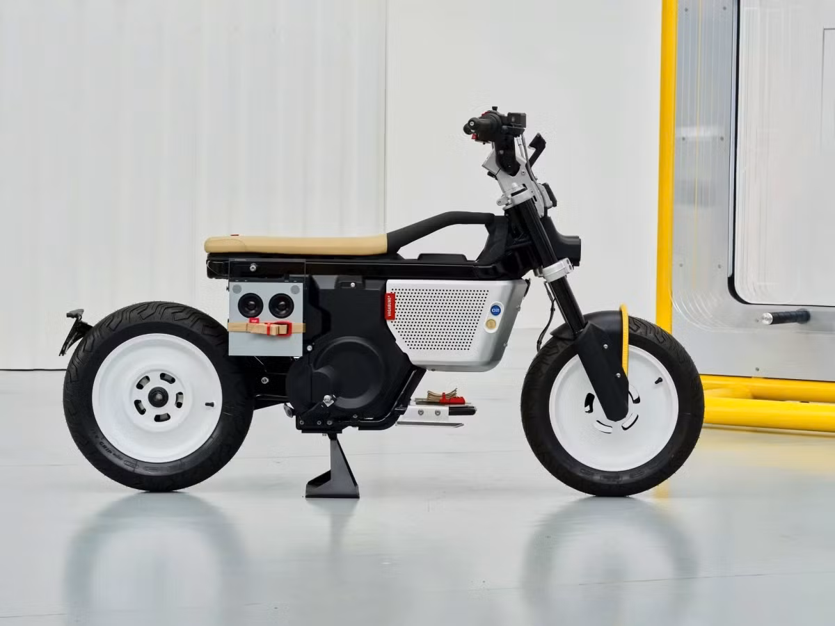 BMW Motorrad mới đây đã kết hợp cùng hãng thiết kế Vagabund đến từ Áo để phát triển ý tưởng cho mẫu mô tô điện thời trang với phong cách cổ điển.