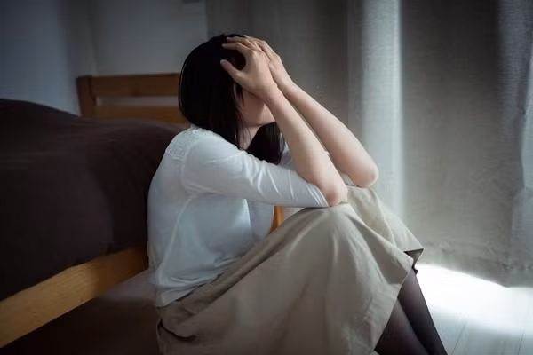 Bất lực với cô em họ sống quá dễ dãi Bat luc voi co em ho song qua de dai