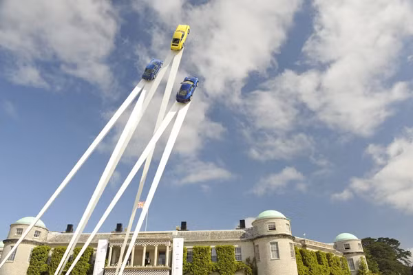  Năm 2013, Goodwood kỷ niệm sinh nhật lần thứ 50 scủa Porsche 911 với một công trình ấn tượng với ba mô hình - bản gốc 911 đời 1963, 911 2.7 RS đời 1973 và 991 mới nhất – treo lơ lửng trên không. 