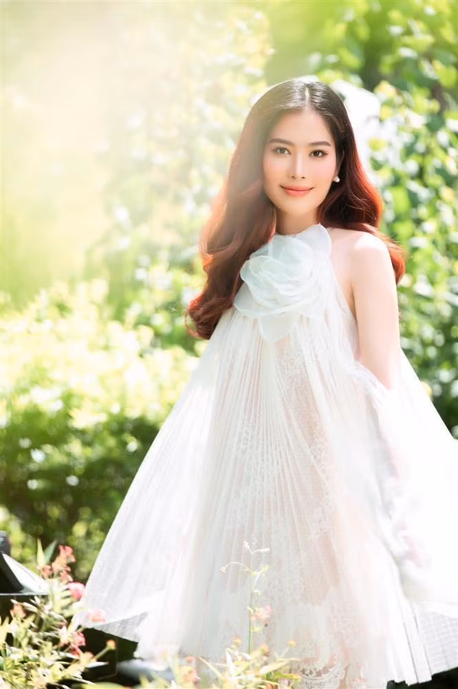 Nam Em di dien mac do gia tram bay van khoe body cong vut-Hinh-8