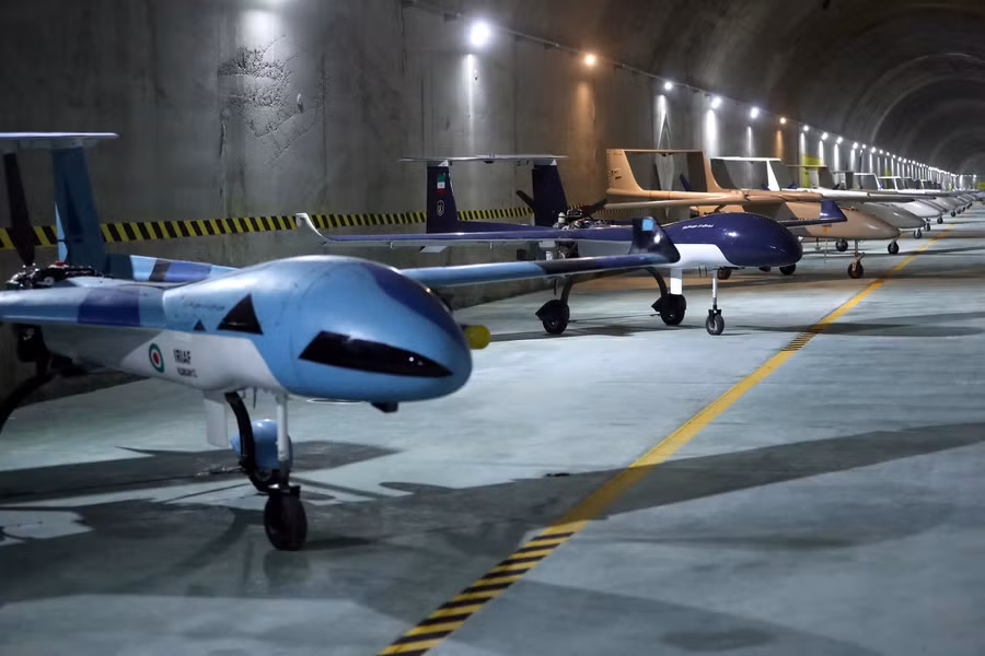 Iran khởi động chương trình máy bay không người lái (drone) vào thập niên 1980, khi Tehran có chiến tranh với nước láng giềng Iraq.