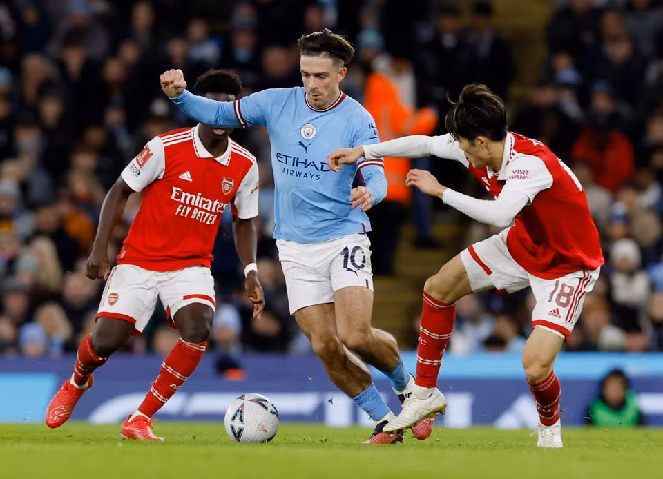 Cau thu dat nhat Man City danh gia cao Messi hon Ronaldo