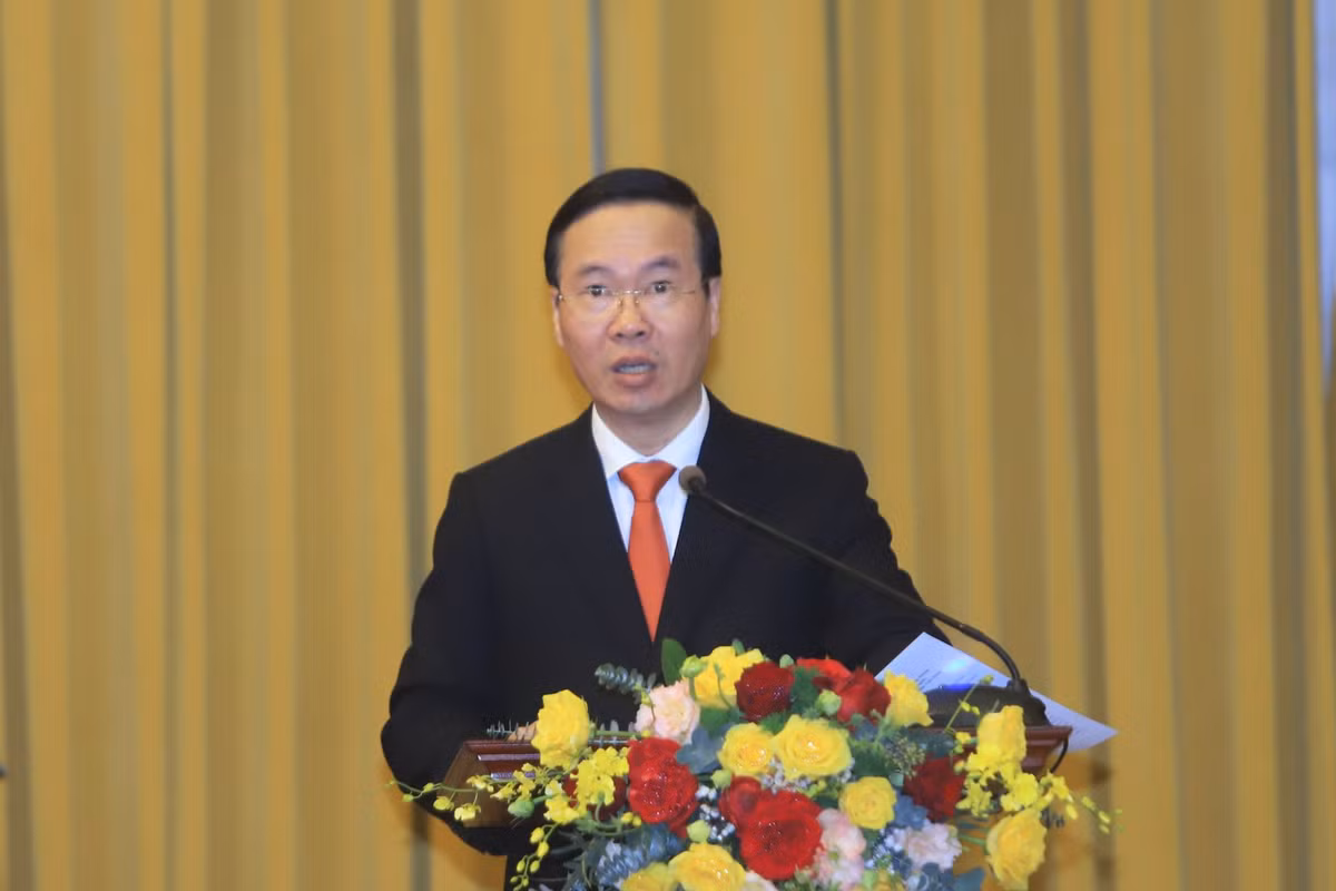 Chủ tịch nước Võ Văn Thưởng trao quyết định thăng quân hàm Thượng tướng - Hình 2 Chu tich nuoc Vo Van Thuong trao quyet dinh thang quan ham Thuong tuong-Hinh-2