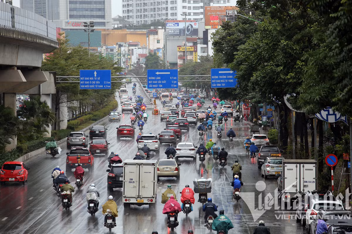 Mua ret buot o Ha Noi, can thu van dam minh o ho Guom-Hinh-15