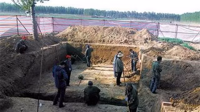 Bí mật rợn người “bàn tay kì quái” trong mộ cổ 3.000 năm tuổi - Hình 2 Bi mat ron nguoi “ban tay ki quai” trong mo co 3.000 nam tuoi-Hinh-2