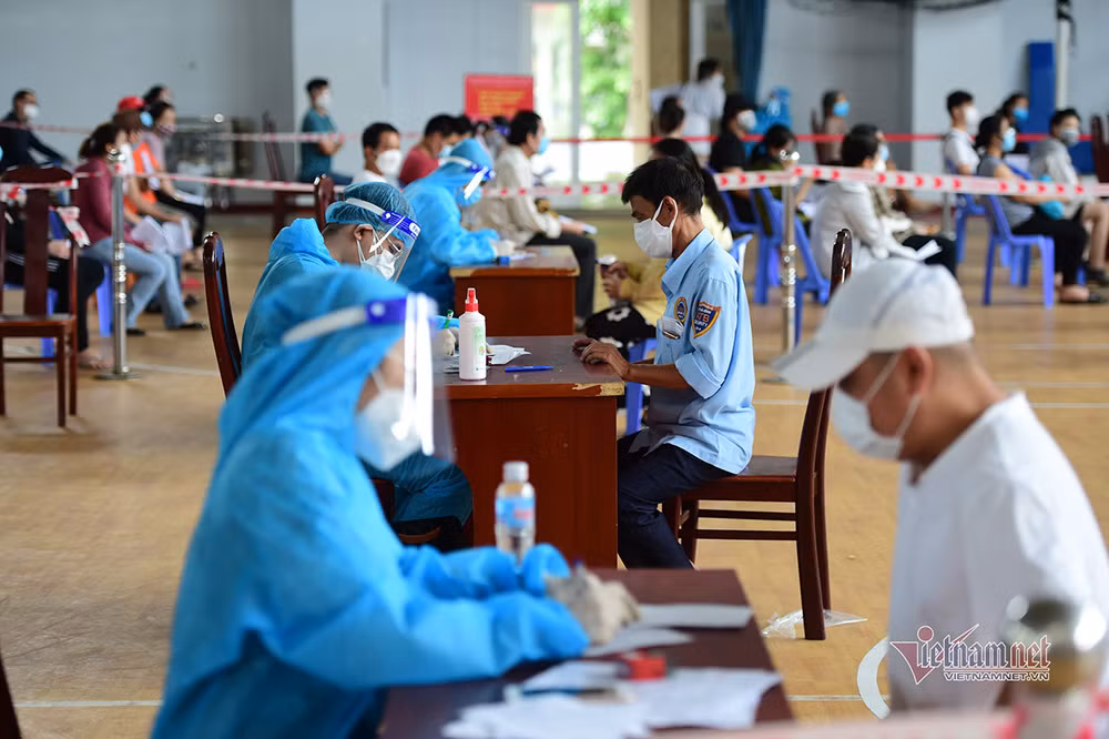 TP.HCM: De xuat cap the xanh cho nguoi tiem mot mui vac xin