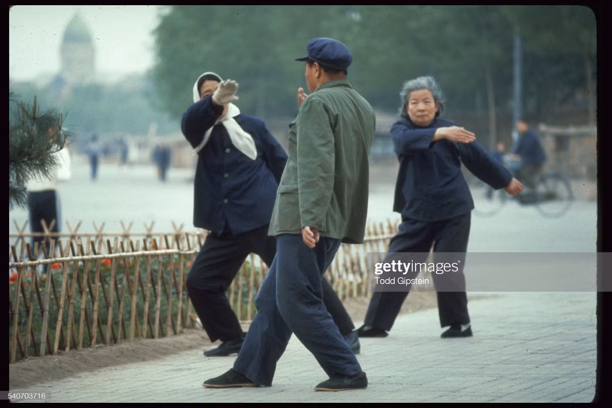 Những người cao tuổi tập thái cực quyền ở thành phố Thiên Tân.