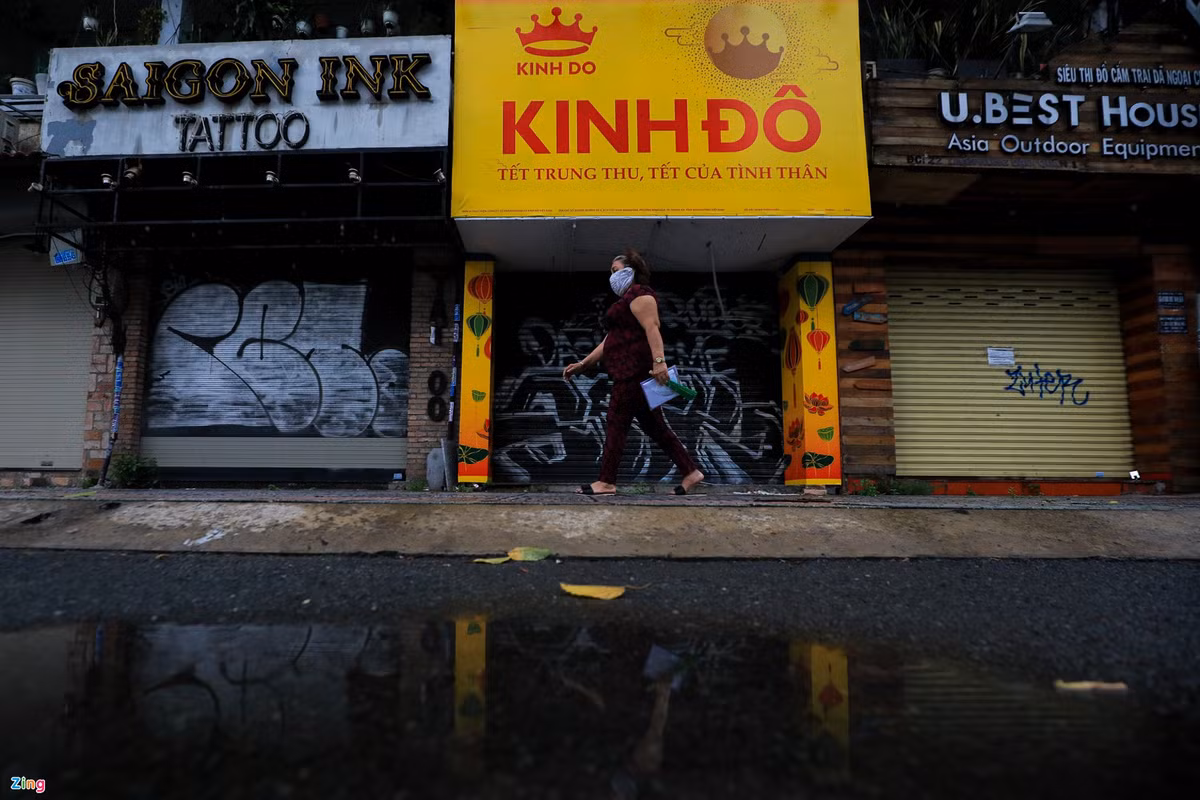 Anh tuan: Tiem dien thoai ban rau cu qua-Hinh-8
