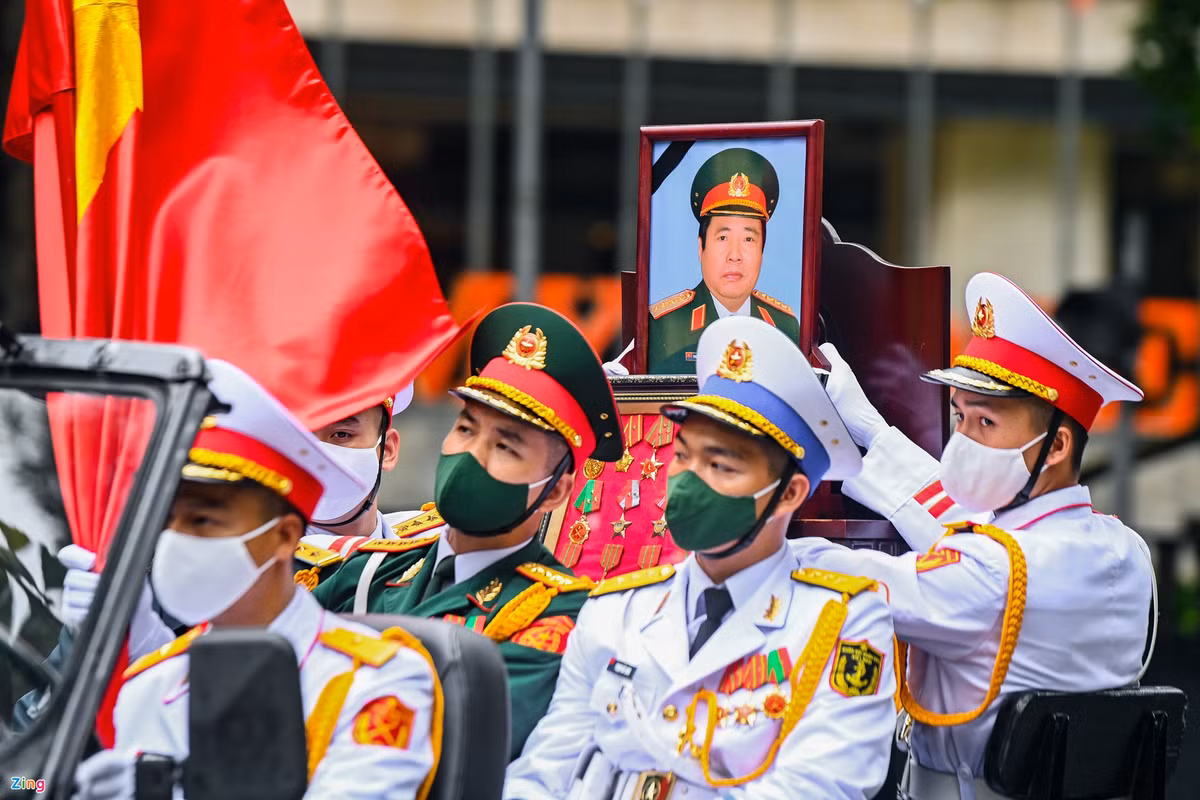 Anh tuan: Tiem dien thoai ban rau cu qua-Hinh-10