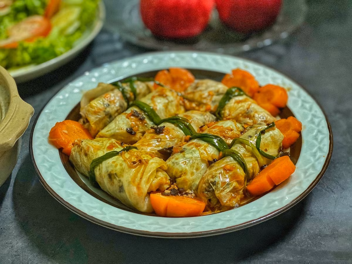 Bắp cải cuộn nấm mang kho, không cần thịt vẫn thơm ngon, bổ dưỡng - Hình 2 Bap cai cuon nam mang kho, khong can thit van thom ngon, bo duong-Hinh-2