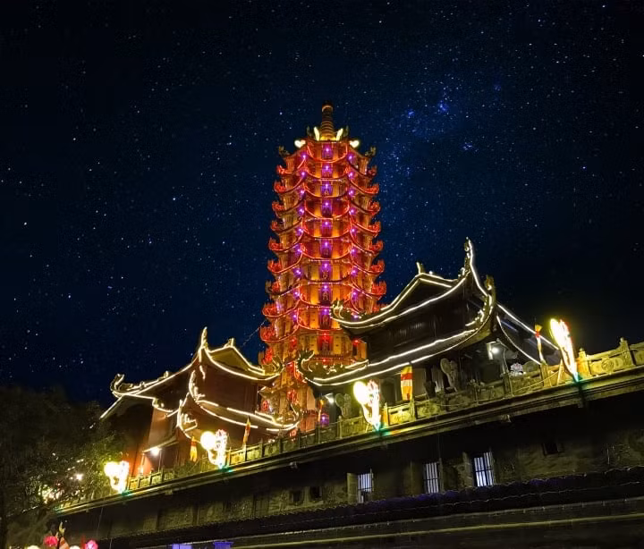 Chùa Thánh Quang nắm giữ 2 kỷ lục thế giới - Hình 3 Chua Thanh Quang nam giu 2 ky luc the gioi-Hinh-3